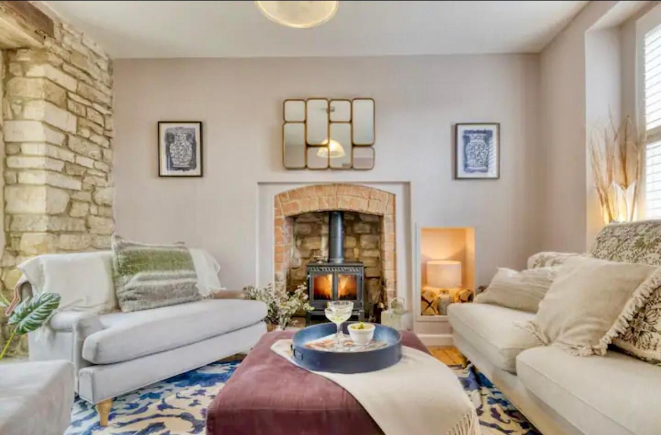 Luxury Cotswolds Cottage With Hot Tub วินช์คอมบ์ ภายนอก รูปภาพ