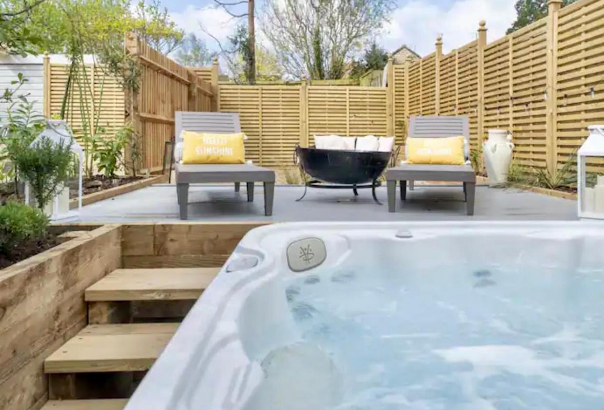 Luxury Cotswolds Cottage With Hot Tub วินช์คอมบ์ ภายนอก รูปภาพ