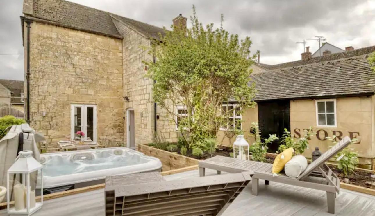 Luxury Cotswolds Cottage With Hot Tub วินช์คอมบ์ ภายนอก รูปภาพ